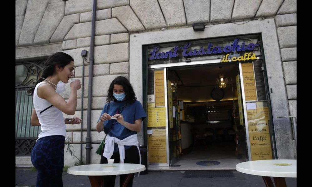 Μπερτσιμάς: Δεν προβλέπουμε αύξηση κρουσμάτων μέσα στο καλοκαίρι